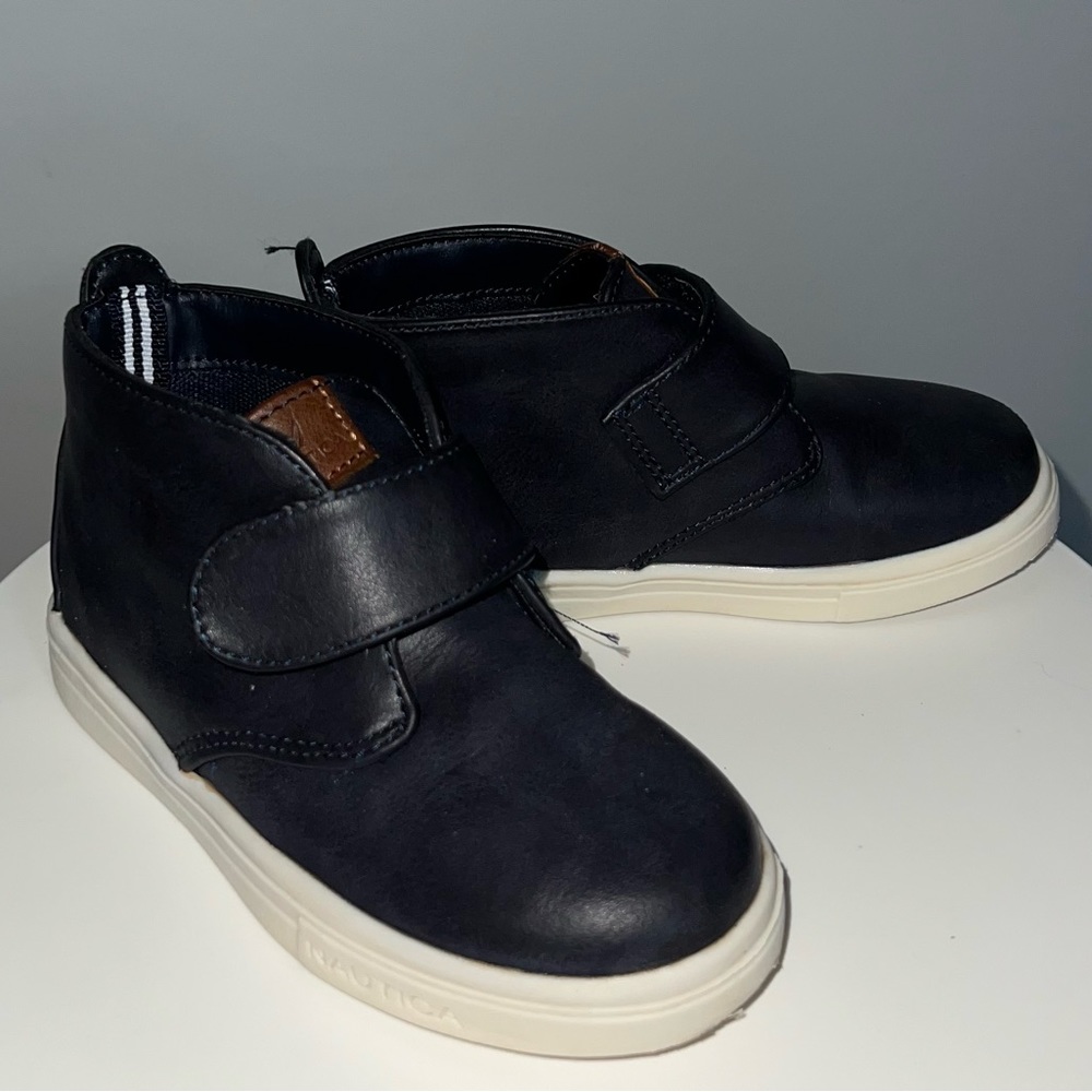 Nautica navy blue little boys size 10 Pierson boots